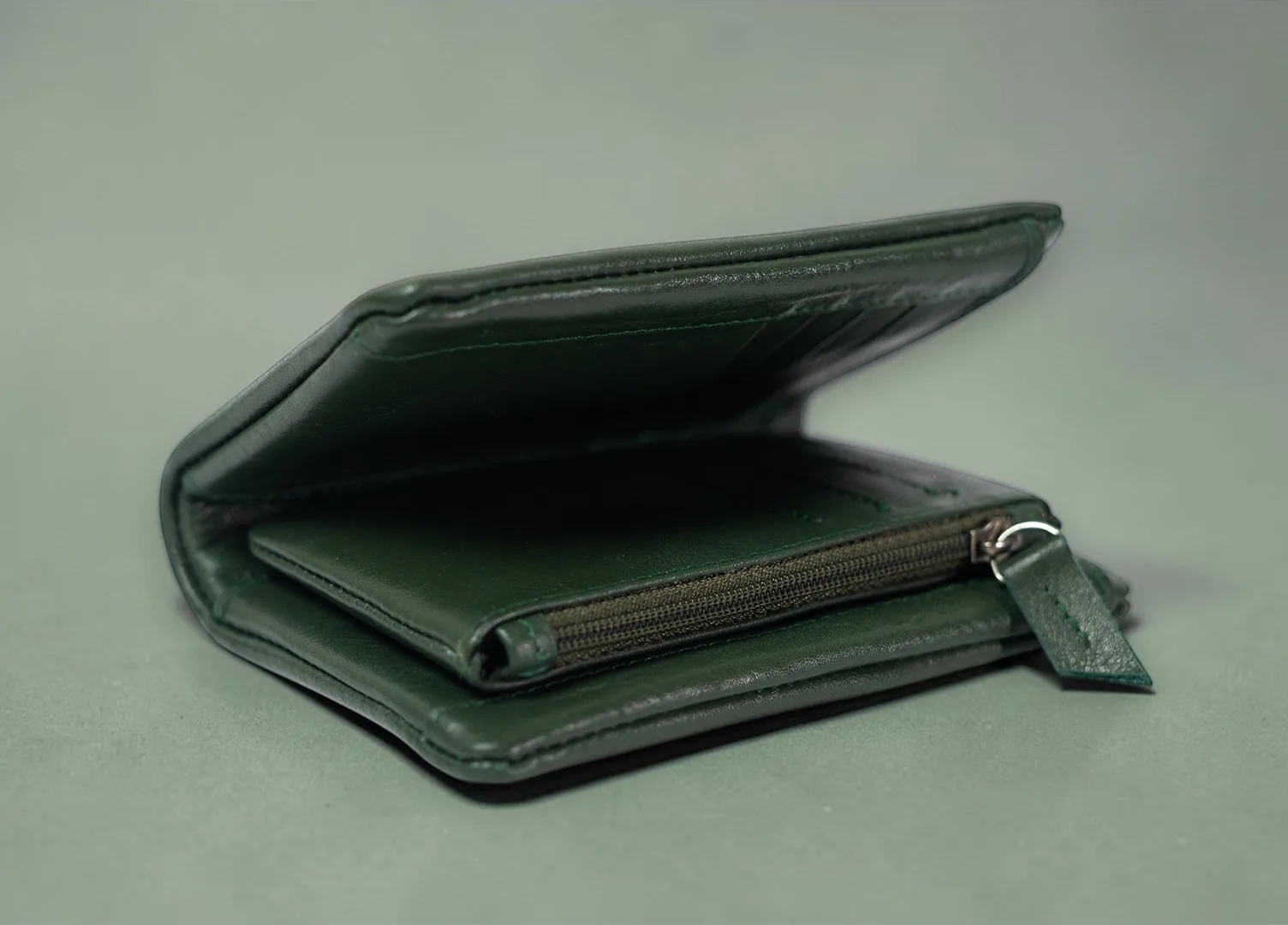 𝐋𝐞𝐚𝐭𝐡𝐞𝐫𝐇𝐨𝐨𝐝 𝐒𝐞𝐦𝐢-𝐥𝐨𝐧𝐠 𝐖𝐚𝐥𝐥𝐞𝐭 -- (Green Olive) - Image 3