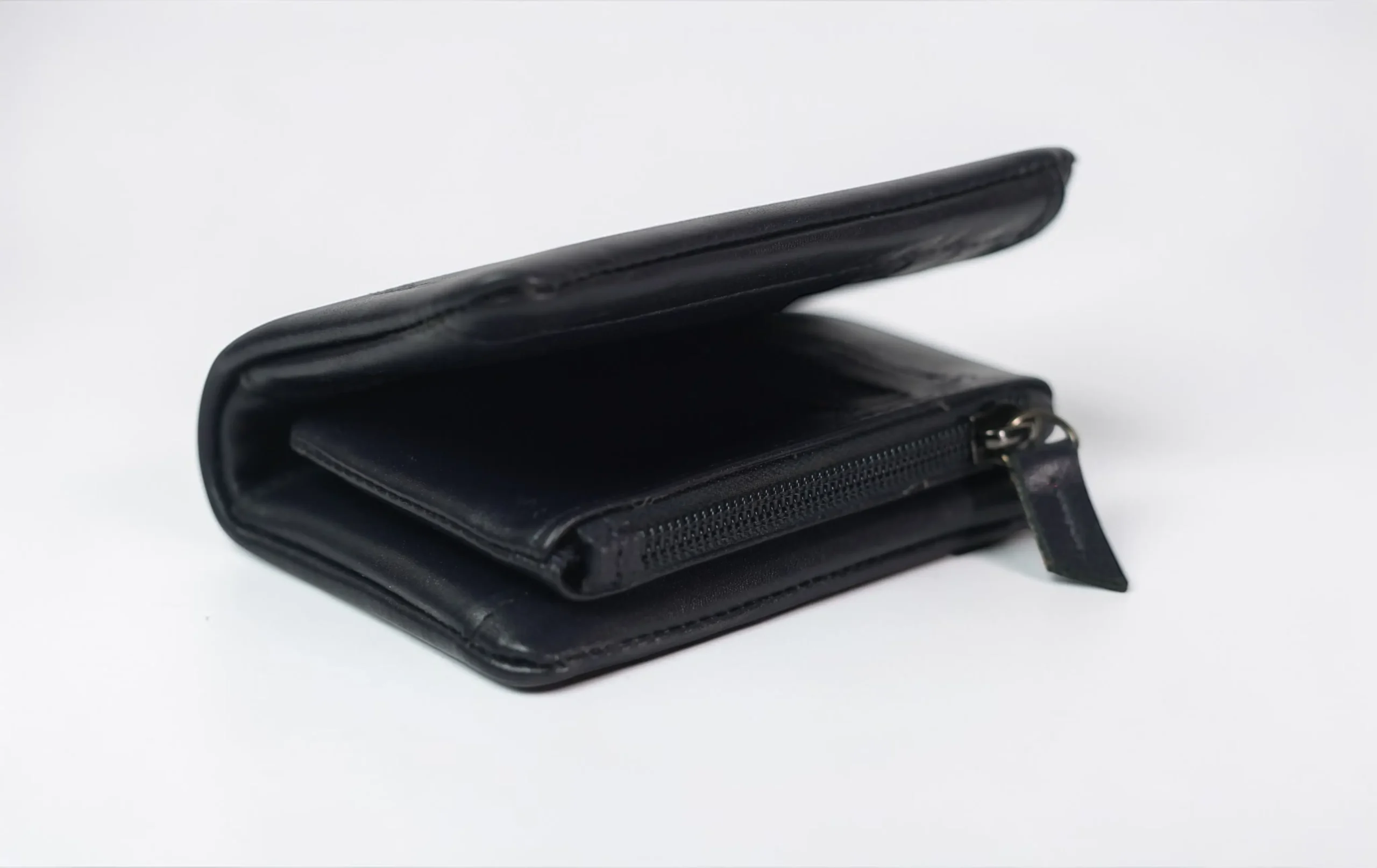 𝐋𝐞𝐚𝐭𝐡𝐞𝐫𝐇𝐨𝐨𝐝 𝐒𝐞𝐦𝐢-𝐥𝐨𝐧𝐠 𝐖𝐚𝐥𝐥𝐞𝐭 -- (Black) - Image 4